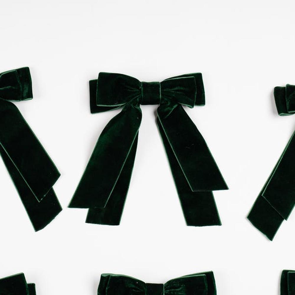 x24 Velvet Bow Clip Green