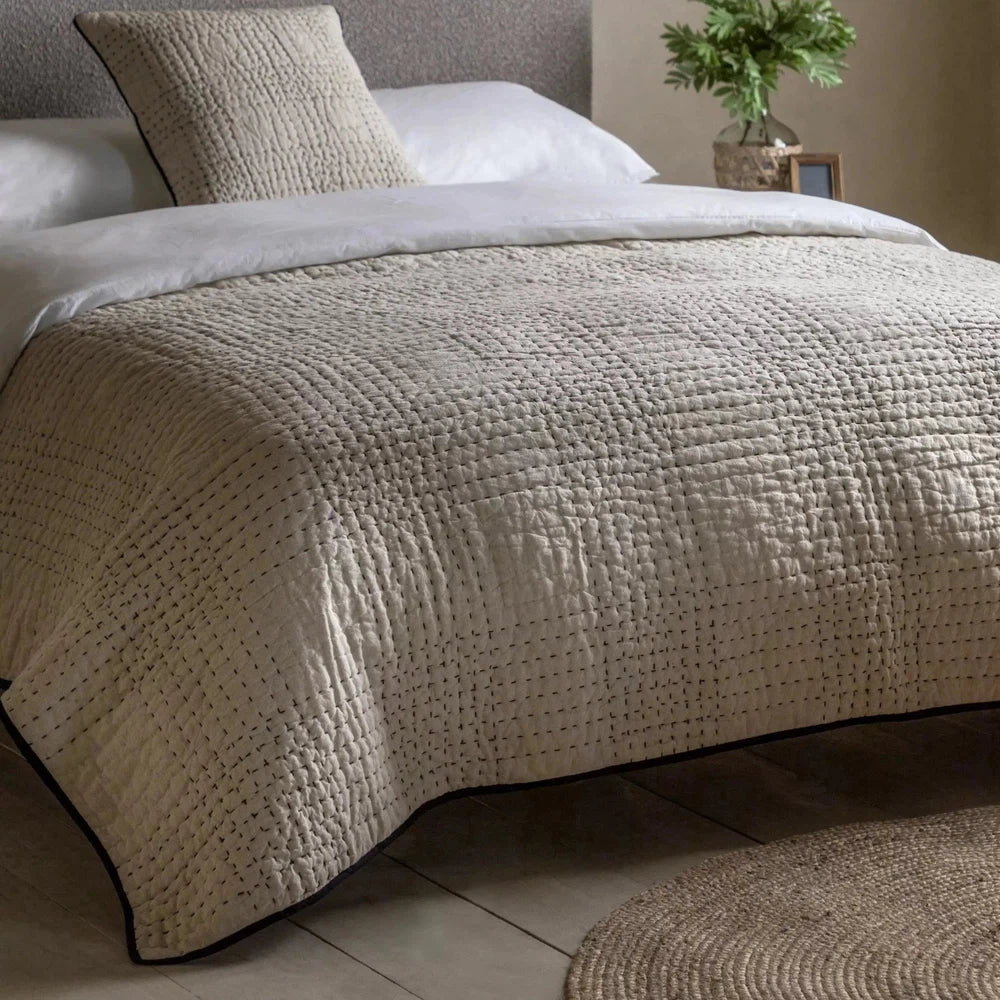 Matrix Bedspread Beige