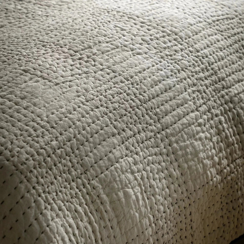 Matrix Bedspread Beige